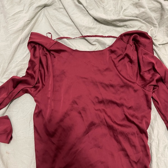 Red dynamite satin material blouse - Picture 3 of 4